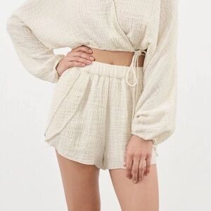 The Handbooom | Los Angeles | Mia Short in Oatmeal S/M